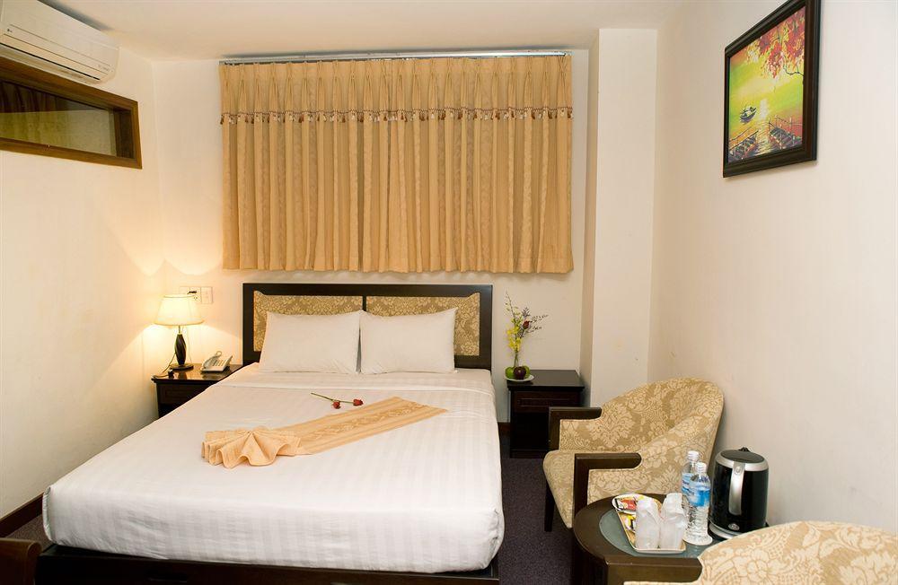 Dong Kinh A Hotel Ho Chi Minh-stad Buitenkant foto