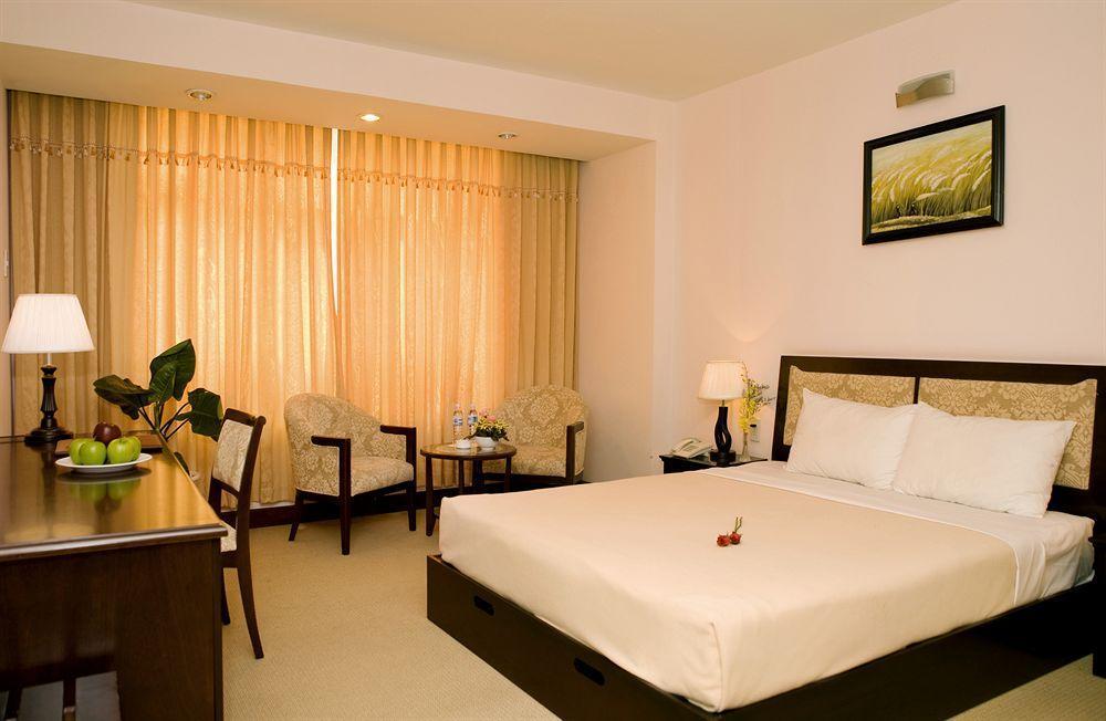 Dong Kinh A Hotel Ho Chi Minh-stad Buitenkant foto