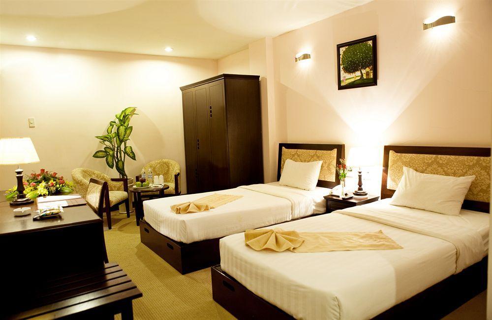 Dong Kinh A Hotel Ho Chi Minh-stad Buitenkant foto