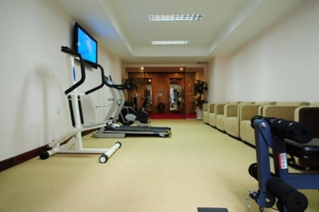 Dong Kinh A Hotel Ho Chi Minh-stad Buitenkant foto