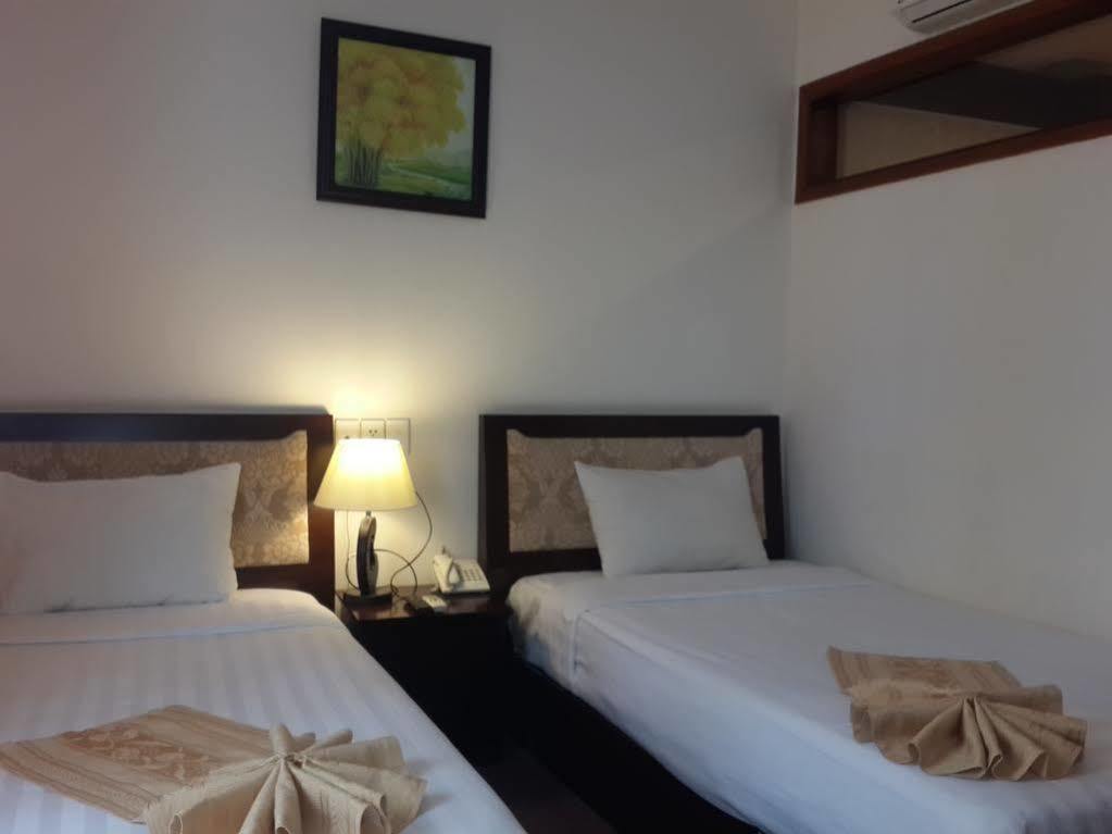 Dong Kinh A Hotel Ho Chi Minh-stad Buitenkant foto
