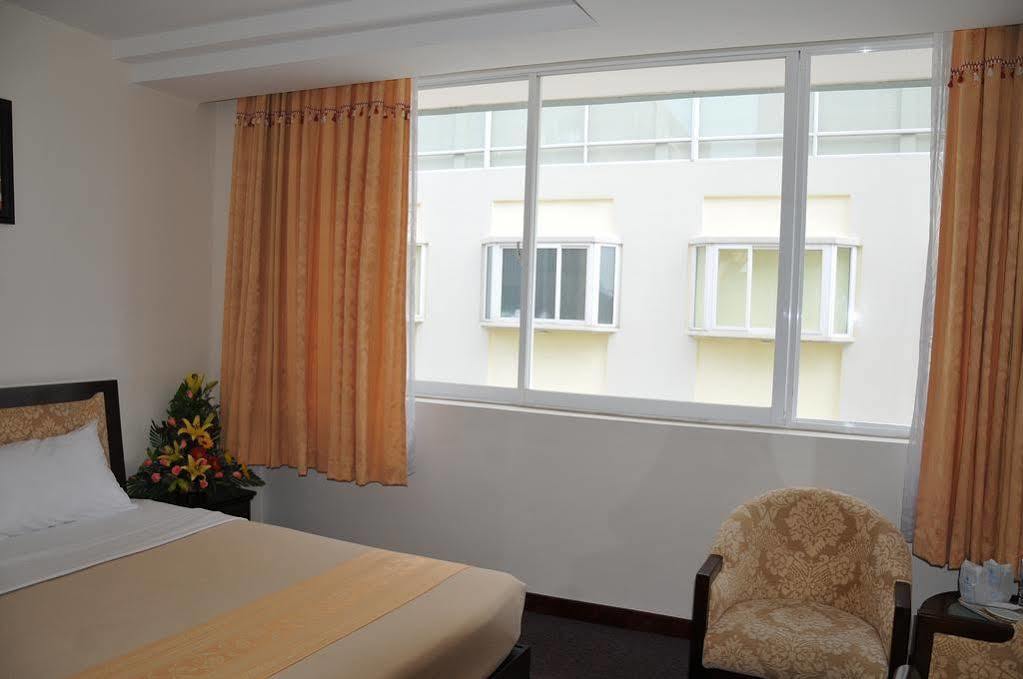 Dong Kinh A Hotel Ho Chi Minh-stad Buitenkant foto