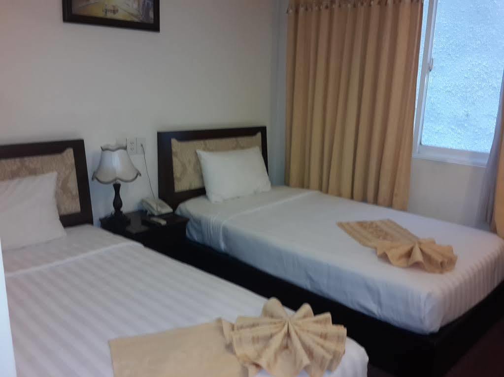 Dong Kinh A Hotel Ho Chi Minh-stad Buitenkant foto