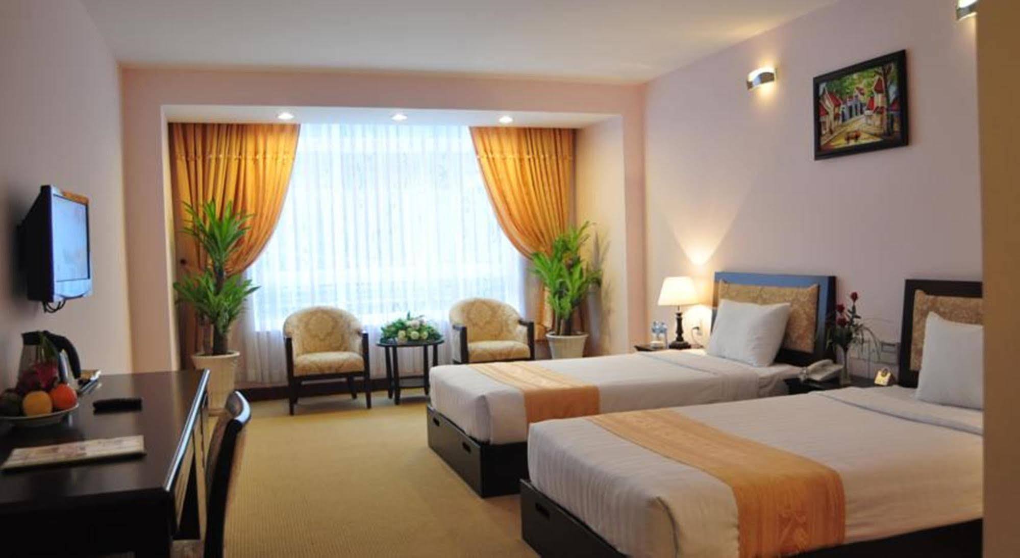 Dong Kinh A Hotel Ho Chi Minh-stad Buitenkant foto